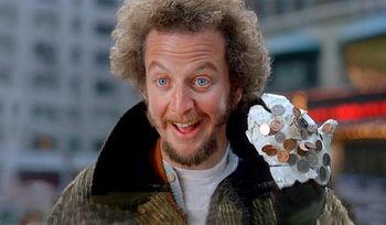 "Nakłanianie do prostytucji". Gwiazdor "Kevina" z poważnym zarzutem