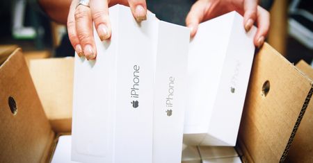 Nowy iPhone bez przejściówek USB-C ani słuchawek. Przyczyn może być kilka