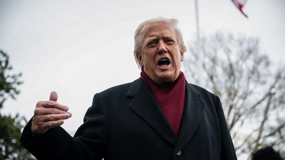 President Trump departs White House for Maryland
epa12542651 US President Donald Trump speaks to members of the media on the South Lawn of the White House before boarding Marine One in Washington, DC, USA, 22 November 2025.  EPA/GRAEME SLOAN / POOL 
Dostawca: PAP/EPA.
GRAEME SLOAN / POOL
white house, president, media, press, government