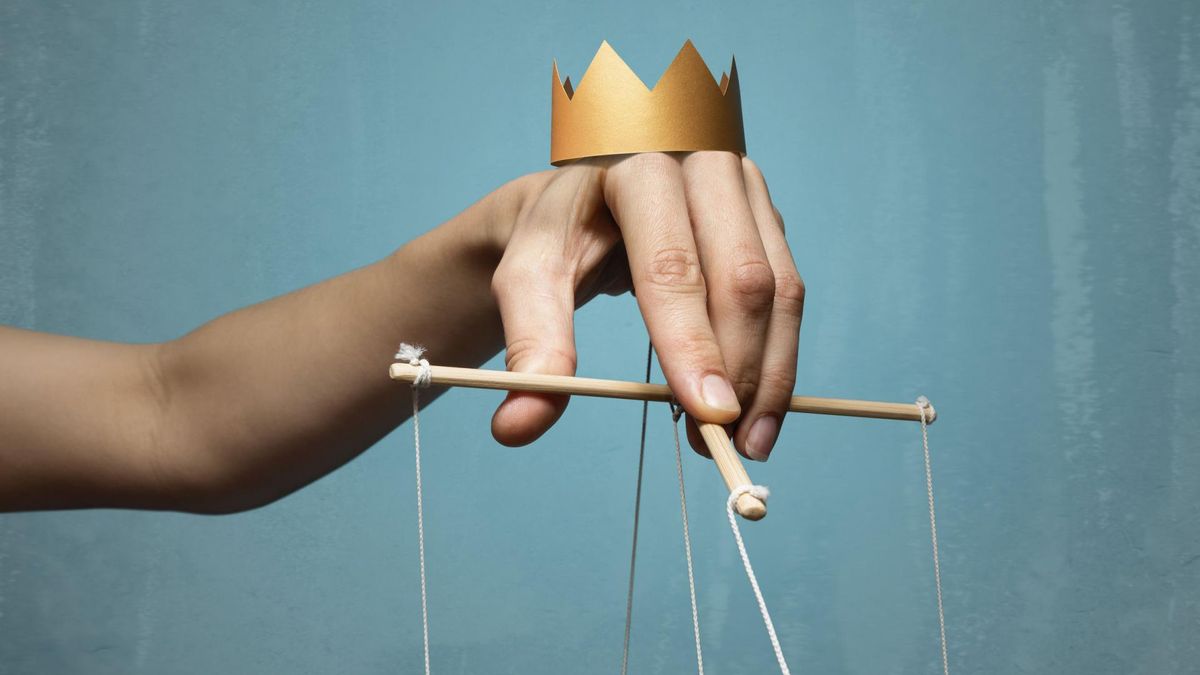 Despota dąży do sprawowania władzy.