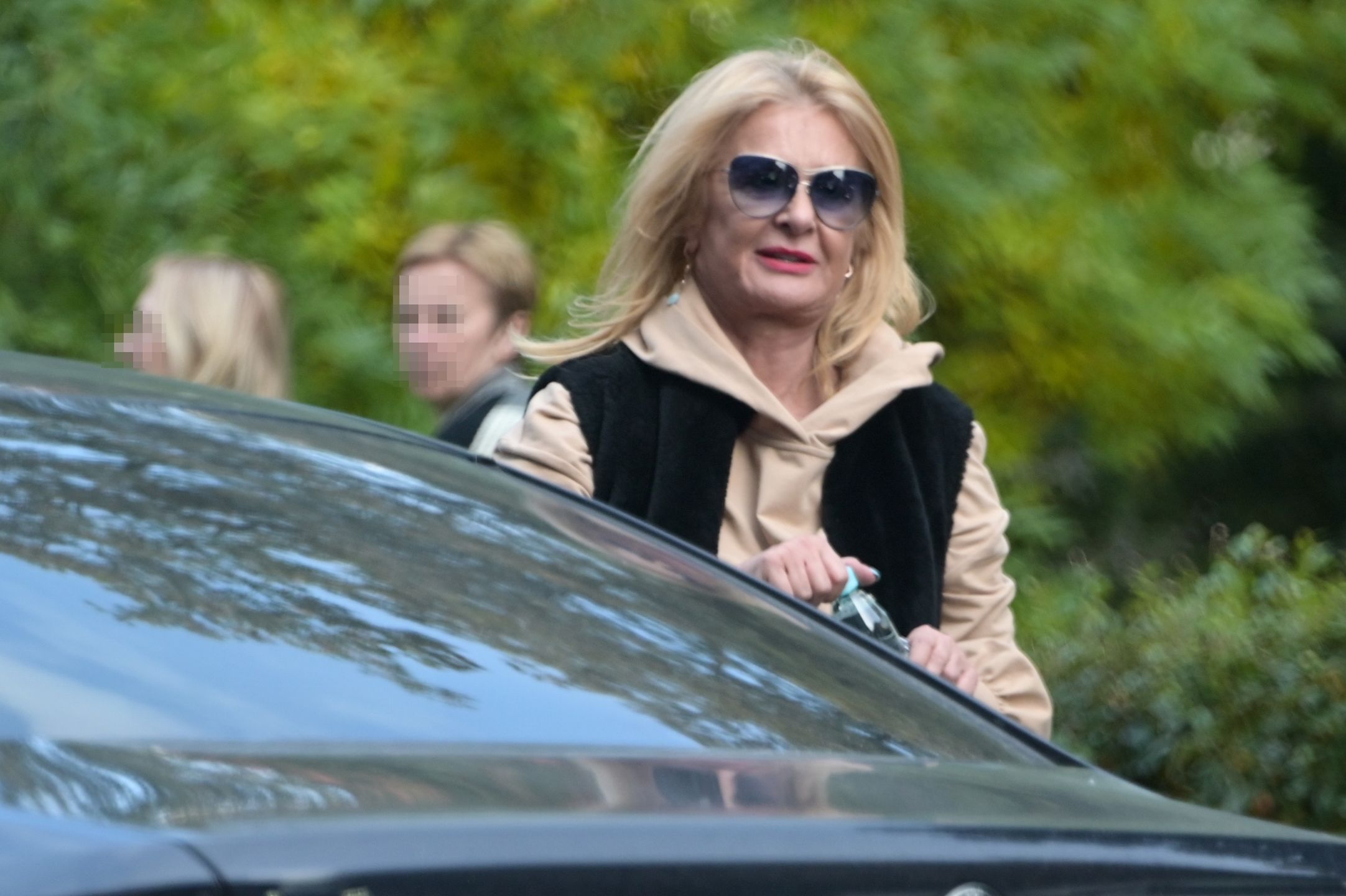 Majka Jeżowska tarasuje ulicę w samym centrum Warszawy
