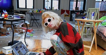 Macaulay Culkin pokazuje, jak mieszka! (ZDJĘCIA)