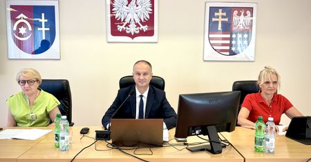 Drugi dojazd do ostrowieckiego szpitala coraz bliżej. Powstaną też 233 miejsca parkingowe