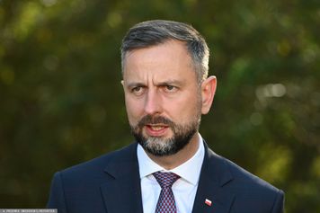 Kontrowersyjna decyzja władz Lwowa. Szef MON ostro reaguje