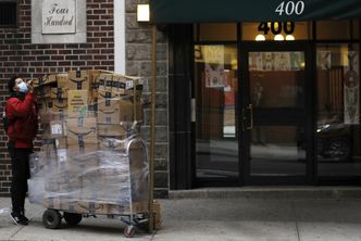 Koronawirus w USA. Spadają dochody i wydatki Amerykanów