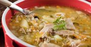 Zapomniana wiejska zupa. Z tym dodatkiem smakuje lepiej niż rosół czy żurek