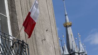 Kraków: O godzinie "W" zawyją syreny. Znicz dla powstańców na placu Matejki. Kładka Bernatka i Tauron Arena w barwach narodowych