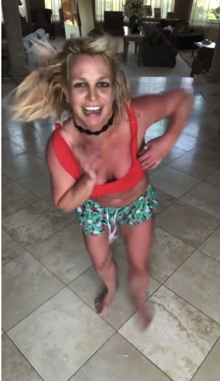 Britney Spears ZNOWU dogryza siostrze: "Niech Pan otoczy dziś twą WREDNĄ D*PĘ radością”