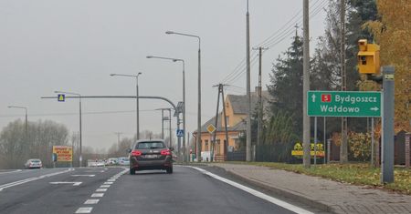NAVITEL R300 GPS – nowy rejestrator z bazą fotoradarów za niecałe 250 złotych