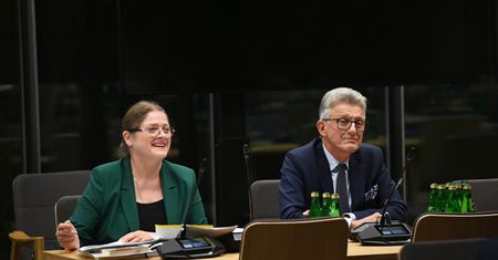 PiS próbuje ratować Morawieckiego. Wpłynęły trzy wnioski
