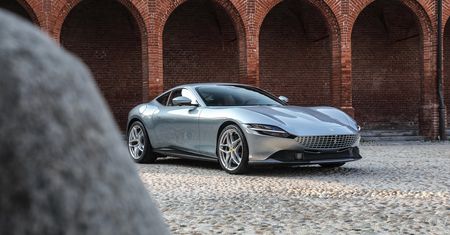 Za ferrari zapłacisz bitcoinem. To odpowiedź na potrzeby klientów
