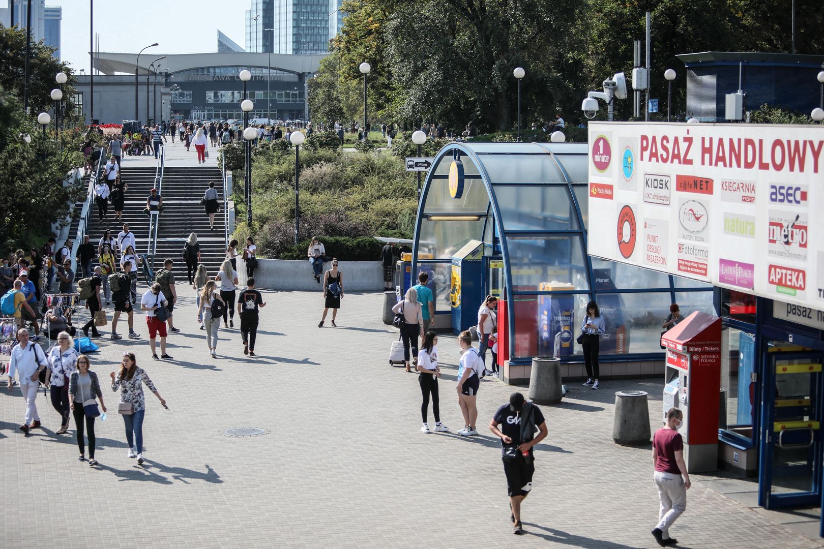 Warszawa. Trzy koncepcje połączenia metra Centrum z dworcem Śródmieście. Ogłoszono przetarg