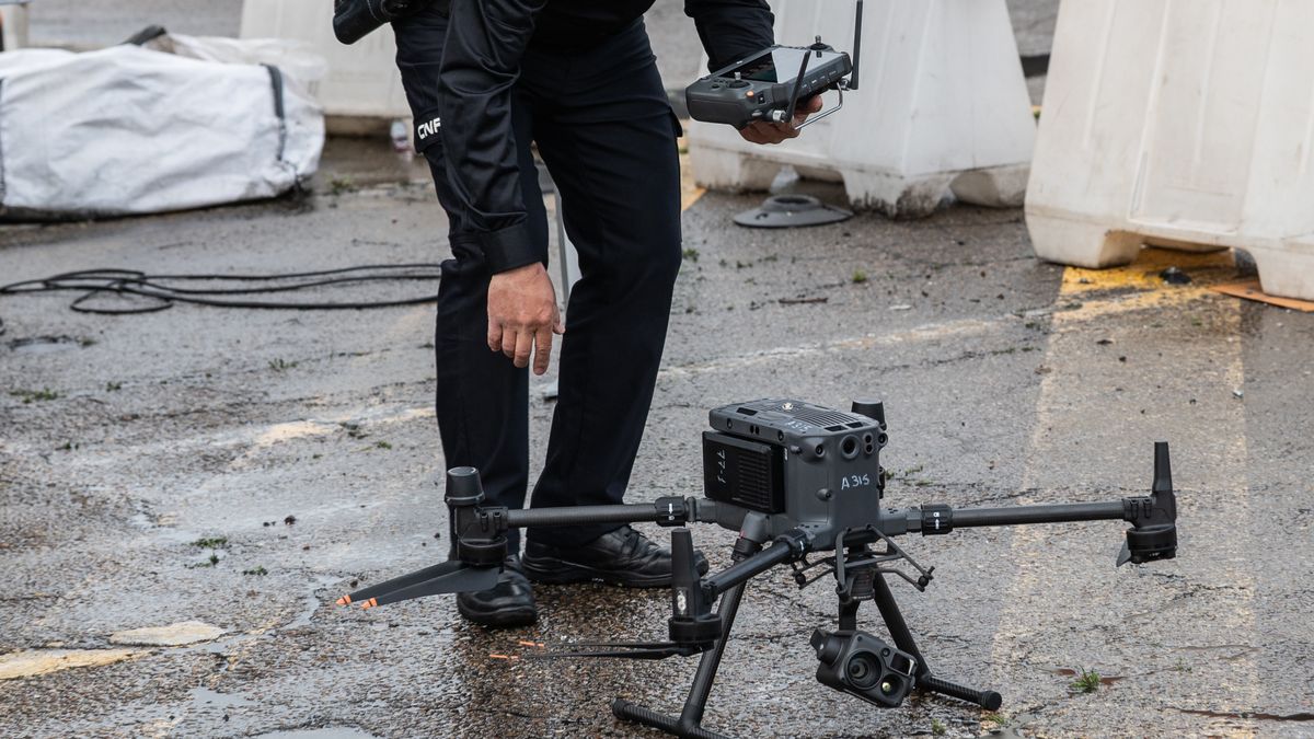 A police officer prepares a drone outside Santiago Bernabeu
MADRID, SPAIN - 2025/04/16: A police officer prepares a drone outside Santiago Bernabeu Stadium ahead of the second leg of the UEFA Champions League quarterfinals against Arsenal Football Club. (Photo by Marcos del Mazo/LightRocket via Getty Images)
Marcos del Mazo
police, match, quarterfinals, football, arsenal, real madrid, champions league