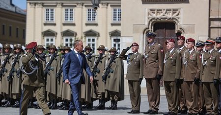 "Poinformuję opinię publiczną". Tusk o autorach "prowokacji i dywersji"
