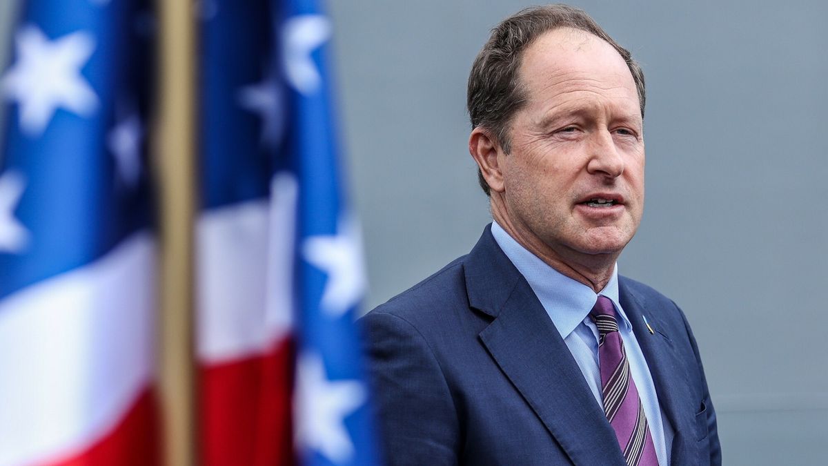 Ambasador USA w Polsce Mark Brzeziński