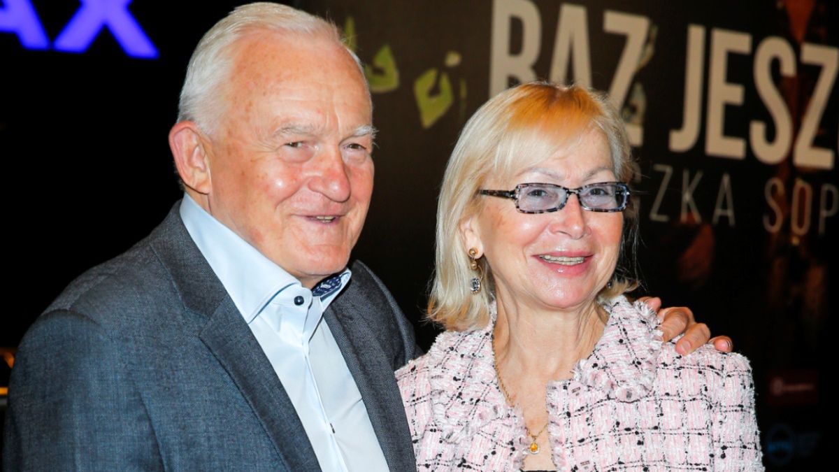 Leszek Miller i jego żona Aleksandra świętują rocznicę ślubu. Zostali małżeństwem aż 52 lata temu (AKPA, Fot: Podlewski)