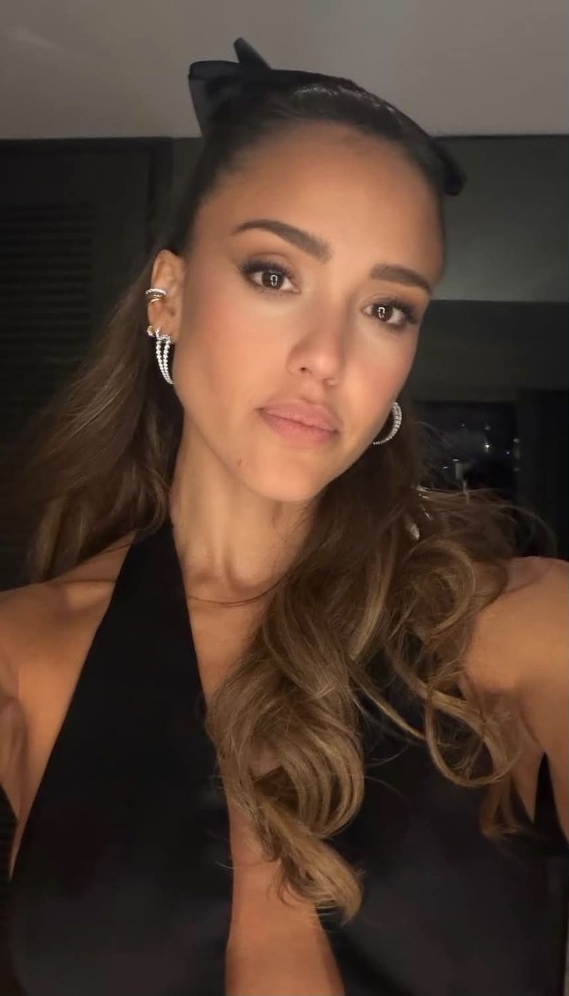 Jessica Alba i Danny Ramirez
