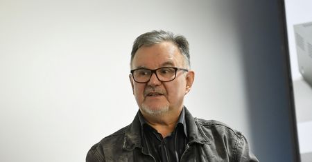 Hirek Wrona ma raka. Dziennikarz opublikował wpis na ten temat