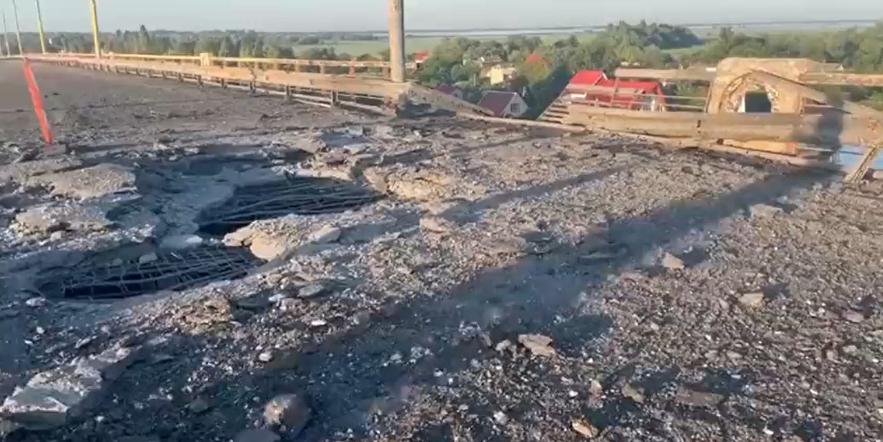 Ukraińcy zniszczyli kluczowy most. Rosjanie w potrzasku