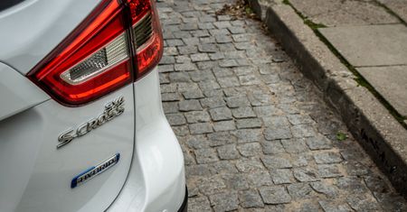 Suzuki SX4 S-Cross czeka na następcę. Uchylamy rąbka tajemnicy