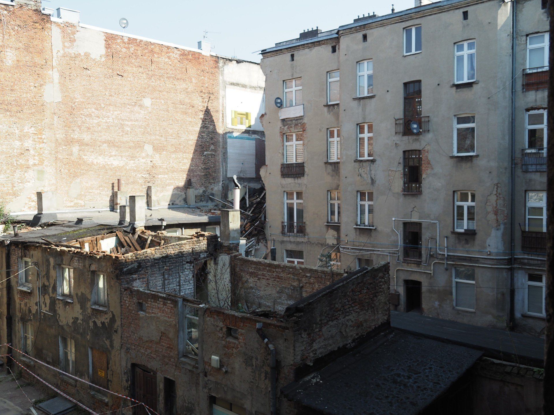 Kamienica przy 1 Maja 21 zaraz po zawaleniu się jej części 4 września 2024 roku