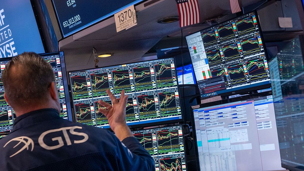 Inwestorzy czekają na wzrosty na giełdach - efekt "rajdu św. Mik