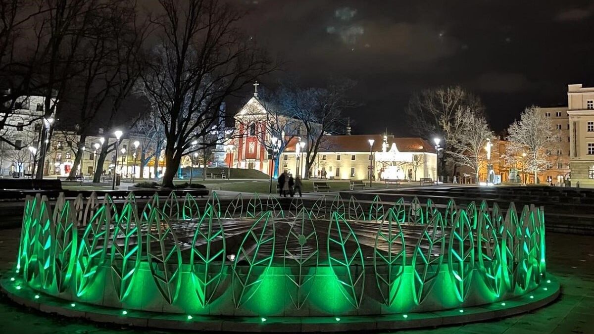 Podświetlenie Pl. Litewskiego na zielono