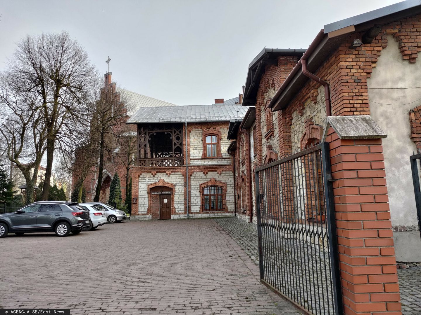 Wyniki sekcji zwłok mężczyzny, który zmarł na plebanii w Sosnowcu