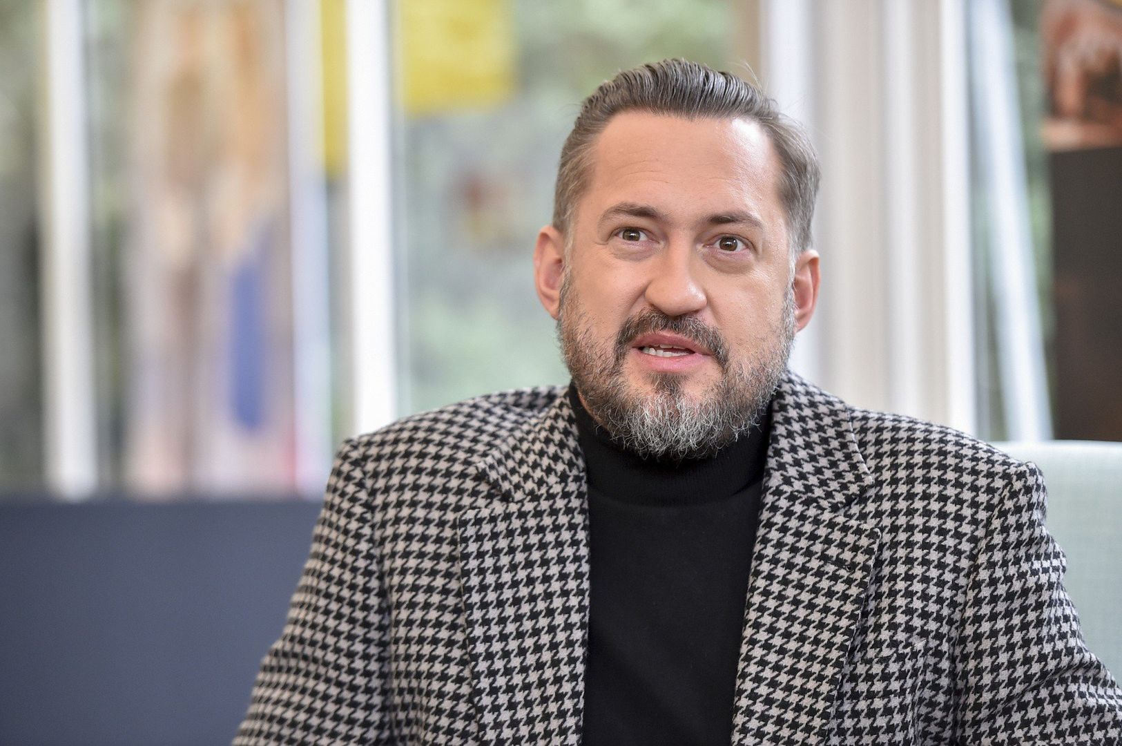 Marcin Prokop raz na jakiś czas dzieli się z fanami zdjęciami wnętrz swojego domu.Zobacz, jak popularny prezenter urządził swoje warszawskie gniazdko &gt;&gt;&gt;