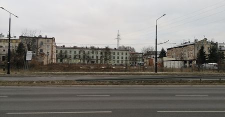 Miał być trzygwiazdkowy hotel, jest dziura w ziemi. Pandemia pokrzyżowała plany