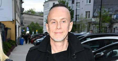 Nergal zabrał PARTNERKĘ na premierę spektaklu. Ładna z nich para? (ZDJĘCIA)