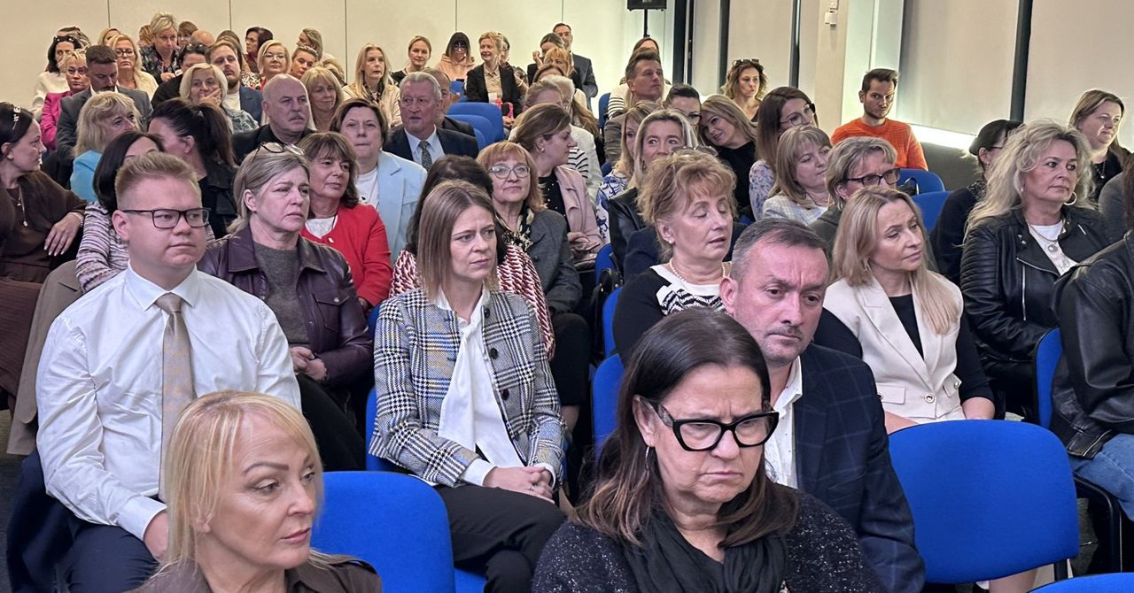 Kielce: Prezydentka Agata Wojda zapowiada poważne wsparcie dla edukacji dwujęzycznej w naszych szkołach. Kielecka oświata na konferencji