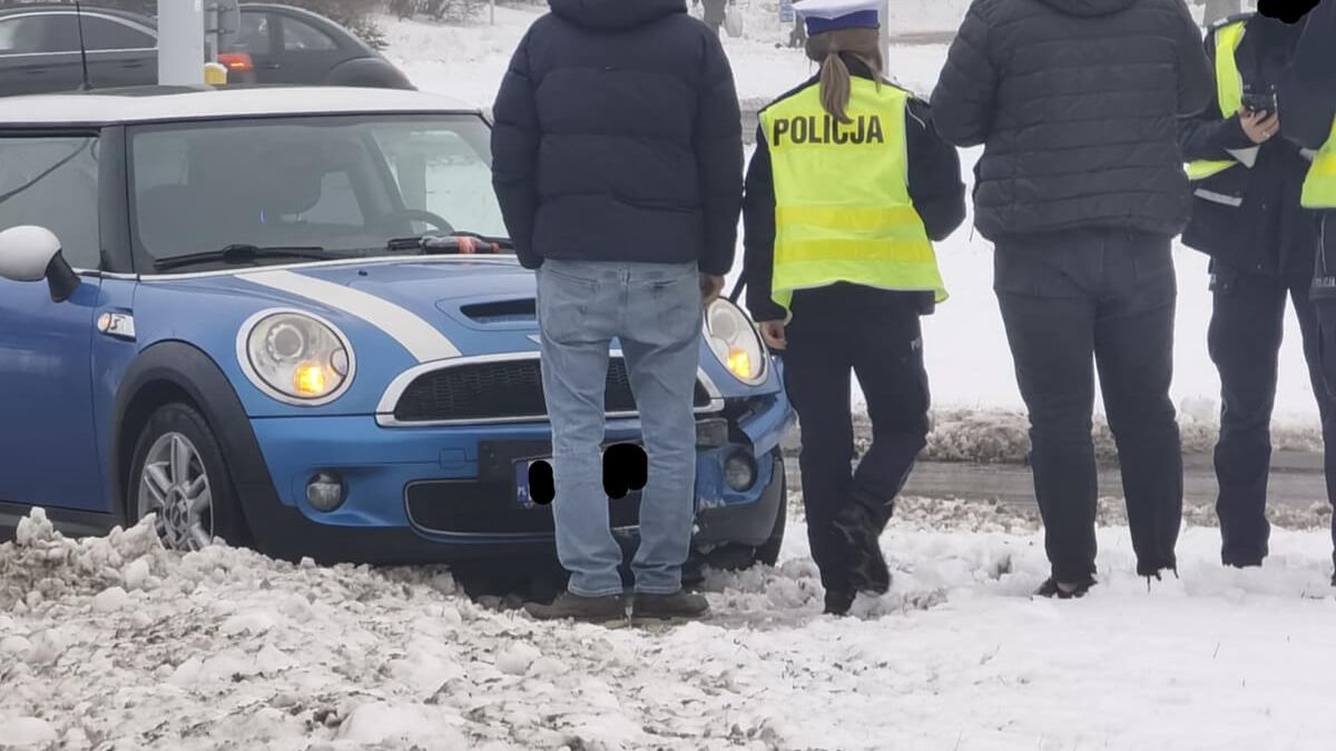 Zderzenie mini z fiatem na rondzie Berbeckiego w Lublinie
