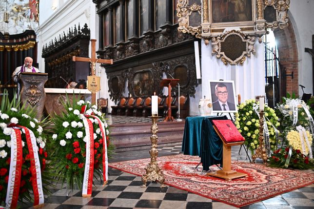 Pogrzeb dziennikarza TVP Gdańsk Piotra Świąca 