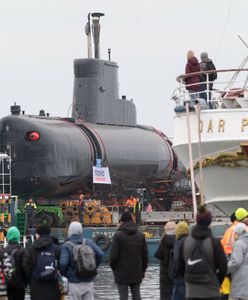 Gigant trafi do muzeum. Wielka akcja przenoszenia 47-metrowego okrętu