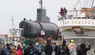 Gigant trafi do muzeum. Wielka akcja przenoszenia 47-metrowego okrętu