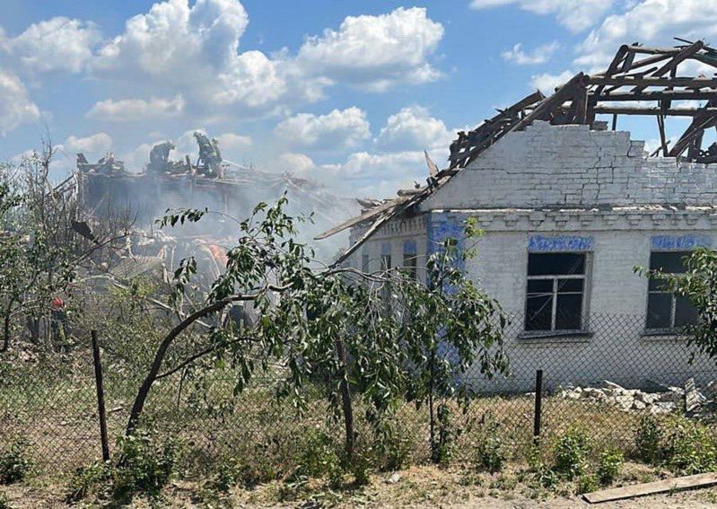 Зруйнований будинок на Київщині через ракетну атаку 16 червня