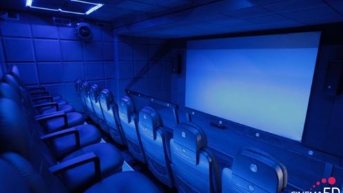 Ciężarówka z prezentacją Asylum 5D w trasie 1