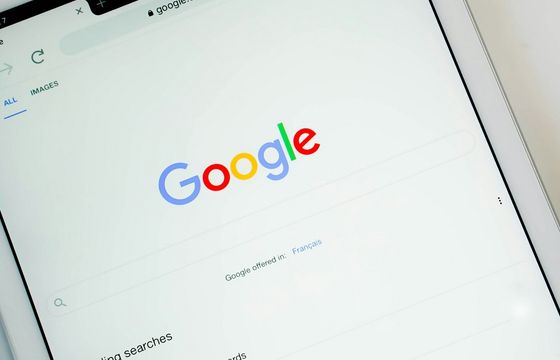Niemiecki sąd z ważnym wyrokiem w sprawie Google. Koncern odpowiada za to, co generuje AI Overviews