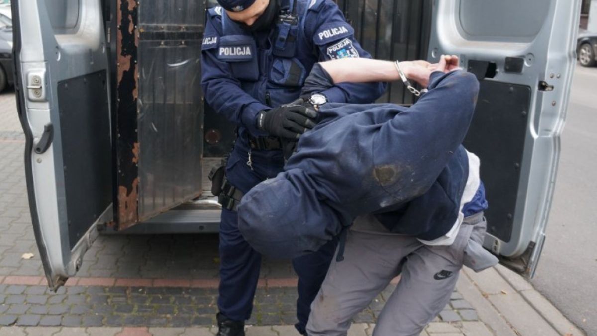 Funkcjonariusze policji zatrzymali agresywnego 29-latka