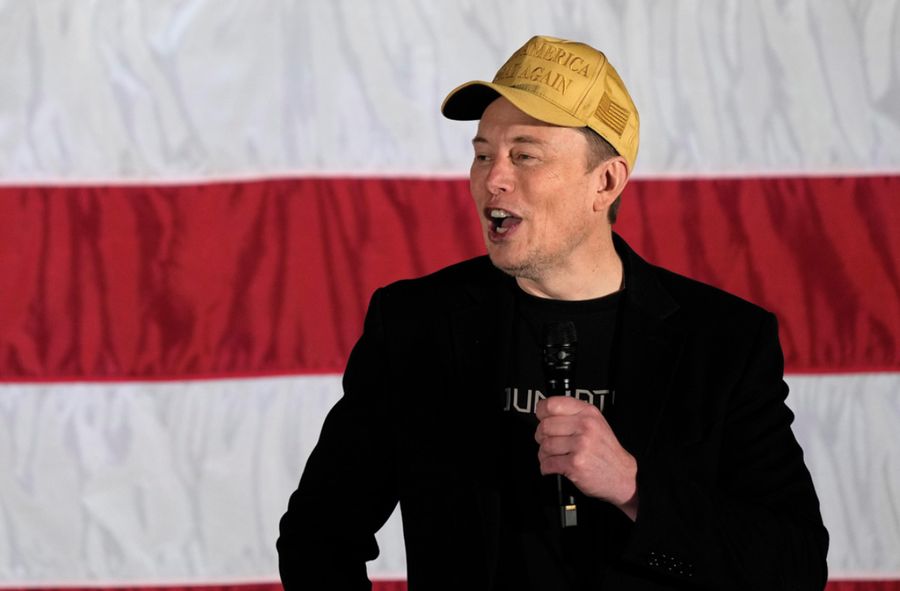 Elon Musk na wiecu wyborczym Donalda Trumpa