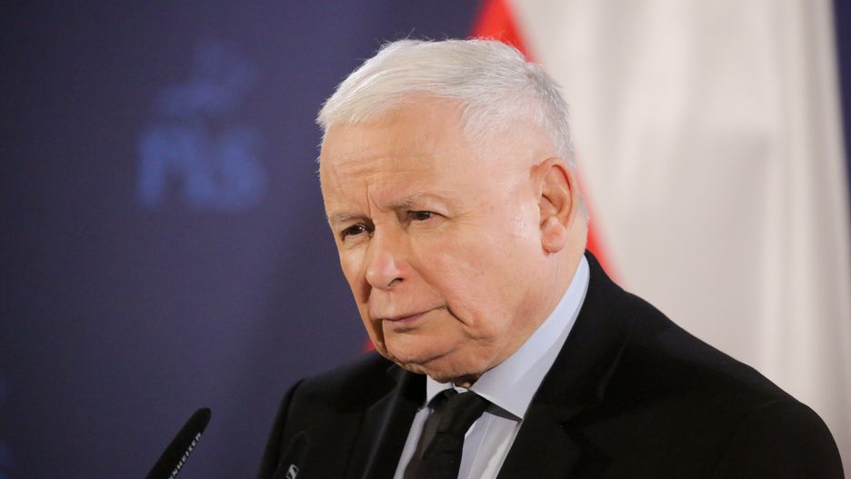 Olsztyn, 06.11.2022. Prezes Prawa i Sprawiedliwości Jarosław Kaczyński podczas spotkania z mieszkańcami Olsztyna, w ramach objazdu po kraju i spotkań z wyborcami, 6 bm. (mr) PAP/Tomasz Waszczuk