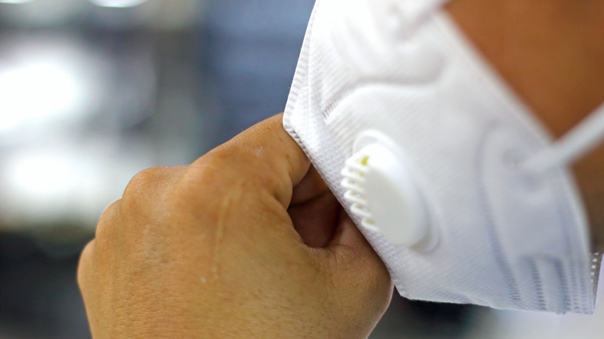 Koronawirus w Polsce. Polacy stworzyli maseczki, które zabijają wirusy