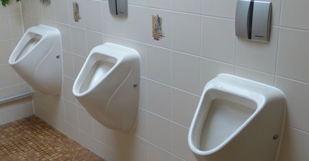 Eksplozja na basenie w Lublinie. Pracownik doprowadził to reakcji chemicznej