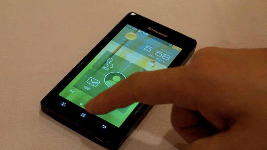 Lenovo K800 - pierwszy Android z układem Intela zaprezentowany! 1