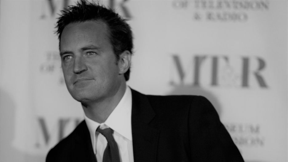 Mathew Perry zmarł w wieku 54 lat. Był gwiazdą serialu "Przyjaciele"