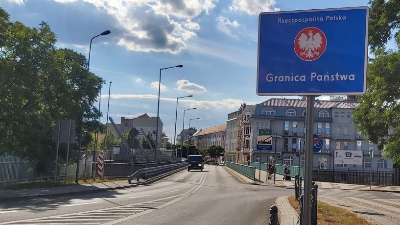 Most łączący polski Gubin i niemieckie Guben. To jedno miasto, fizyczna granica właściwie nie istnieje. Jednak Polacy i Niemcy wciąż żyją raczej obok siebie, a nie razem