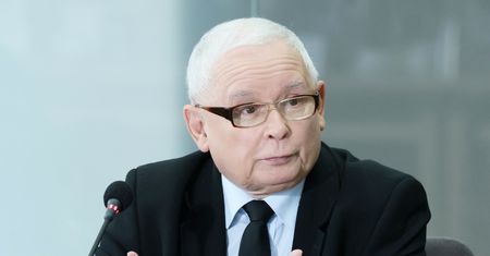 Przesłuchanie Kaczyńskiego to błąd? Prof. Nałęcz mówi o "starciu z chuliganem"