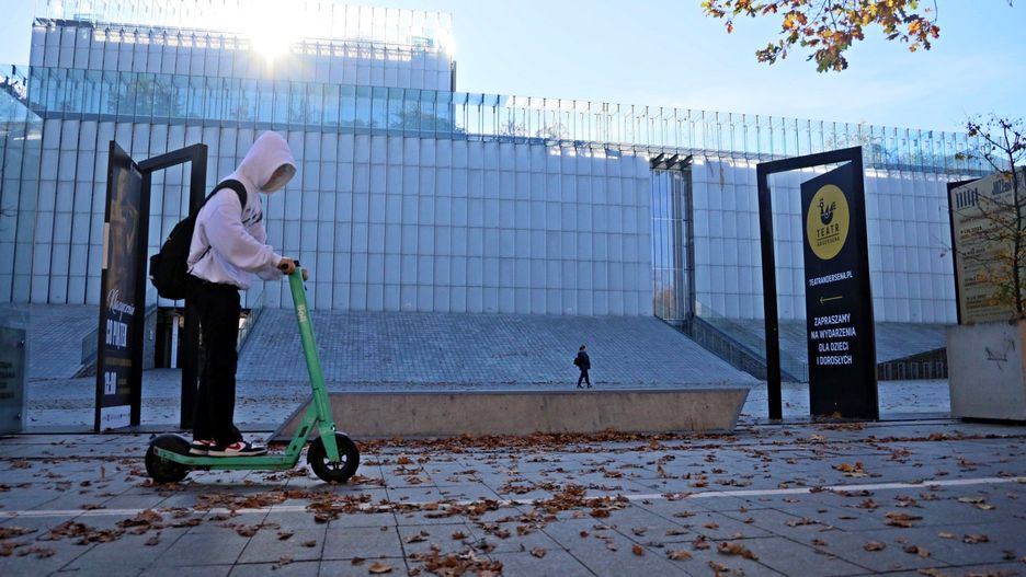02.11.2023 LUBLIN 
 CSK PLAC TEATRALNY JESIEN HULAJNOGA SCIEZKA ROWEROWA 
 
 NZ 
 
 
 FOT. LUKASZ KACZANOWSKI/POLSKA PRESS