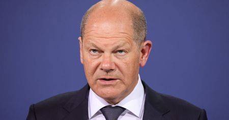 Scholz zapewnia, że Niemcy będą nadal dozbrajać Ukrainę. "Putin nie pozostawił nam wyboru"
